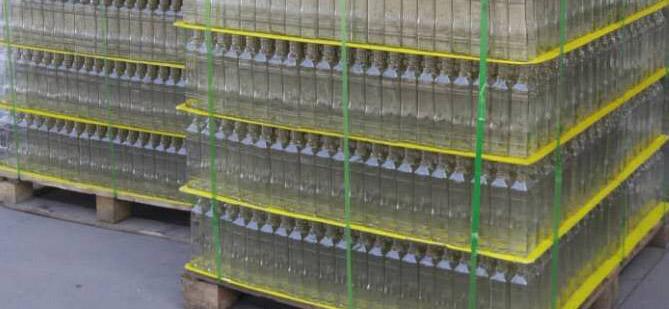 병 수송에 음료 산업에 의해 사용되는 플라스틱 분배자 장